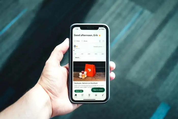 delivery-app-showing-eta-of-the-parcel
