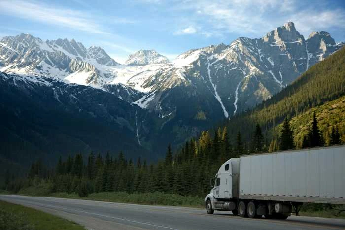 delivery-truck-moving-across-timezones